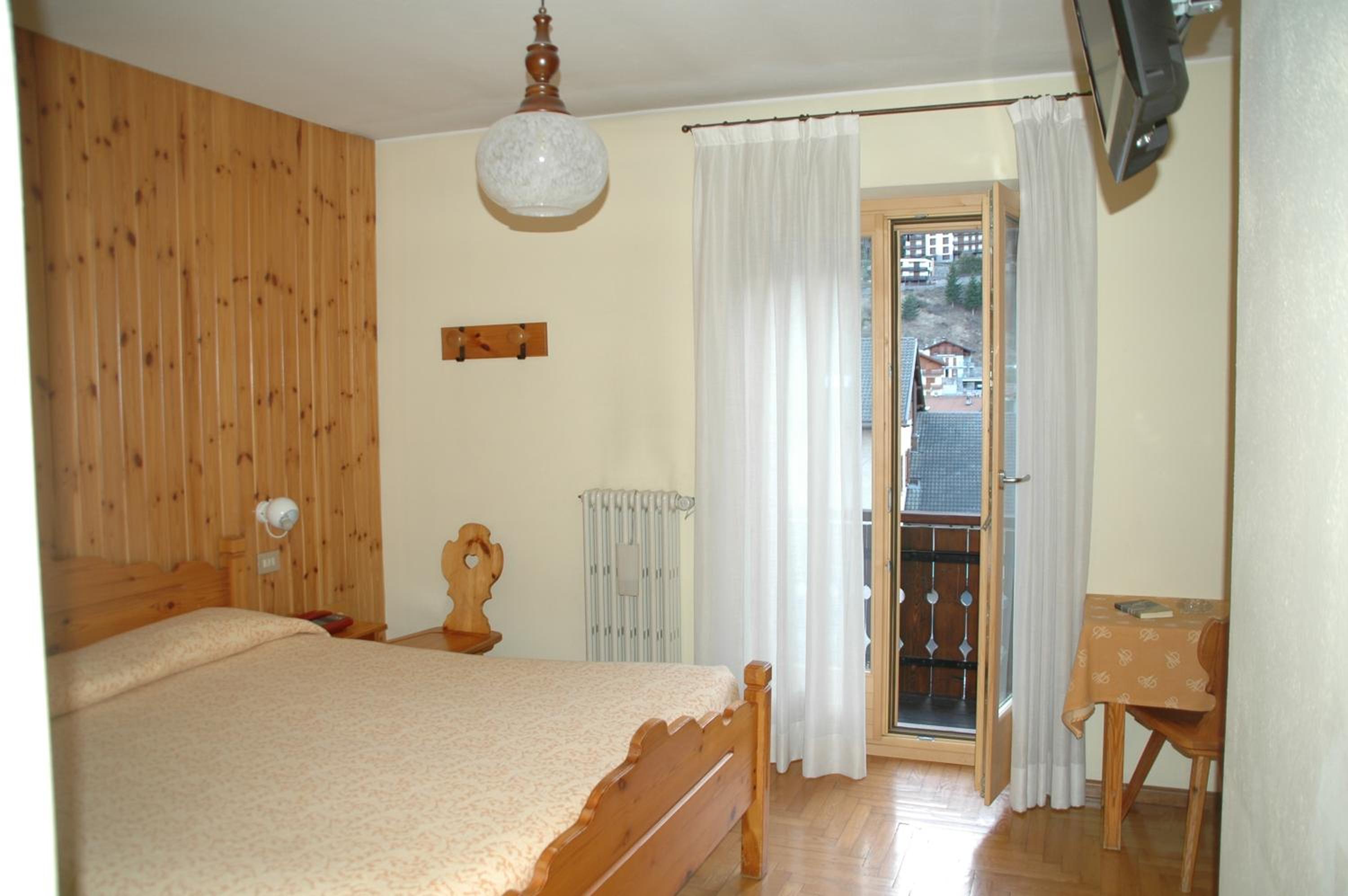 Standard Double or Twin Room - Photo 4
