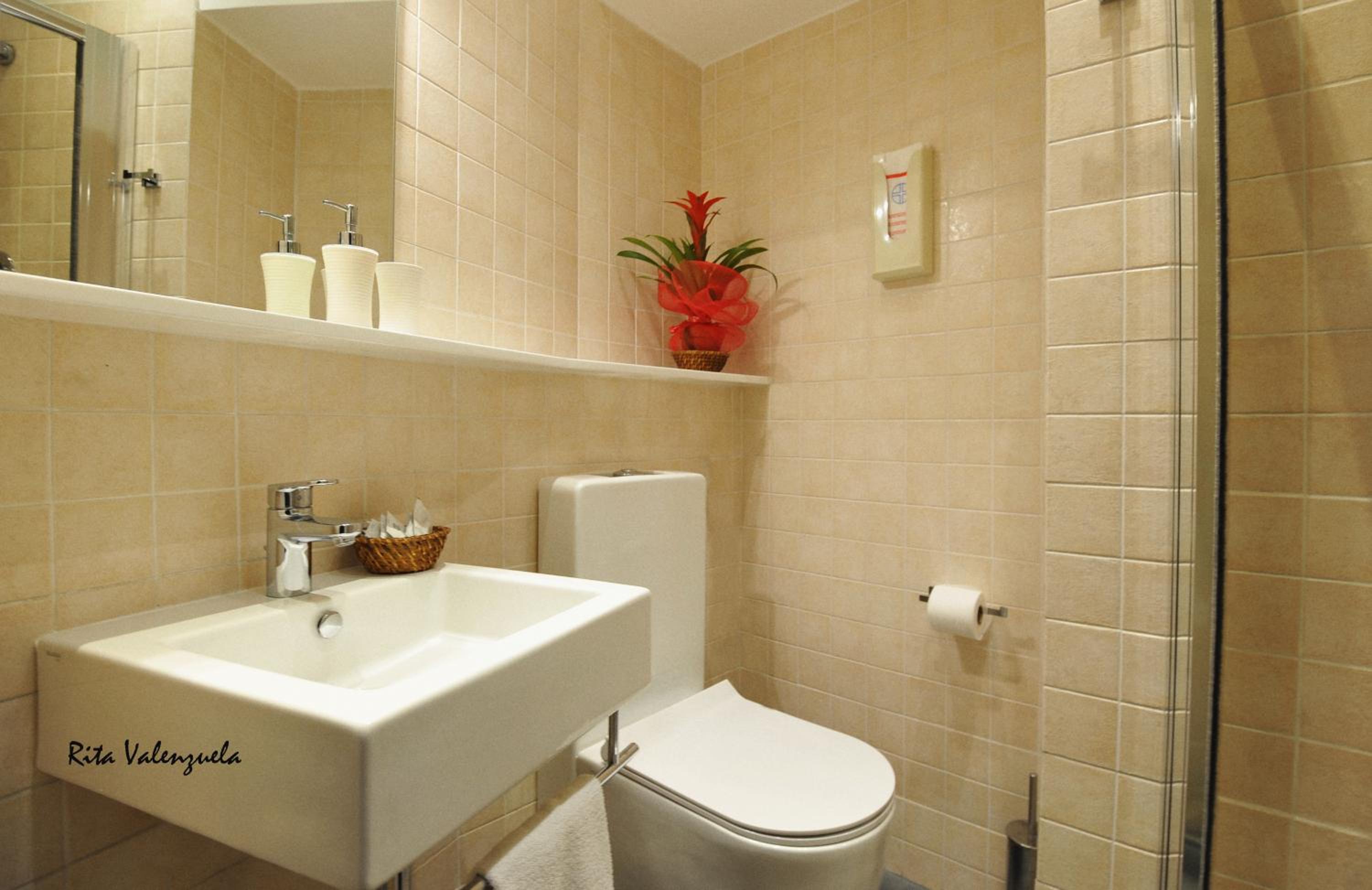 Triple Room with Private Bathroom photo 2