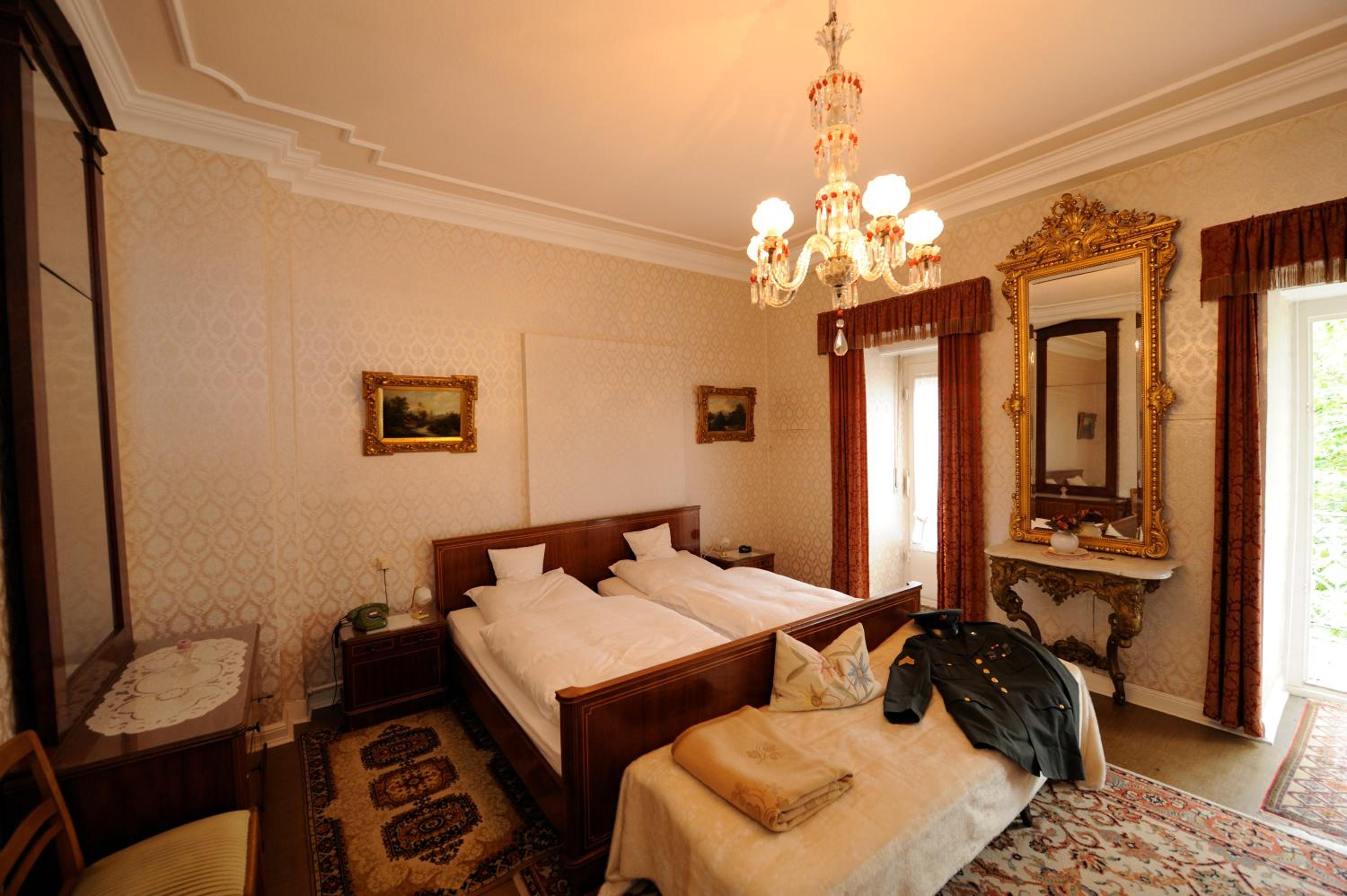 Original Elvis Room - Photo 13