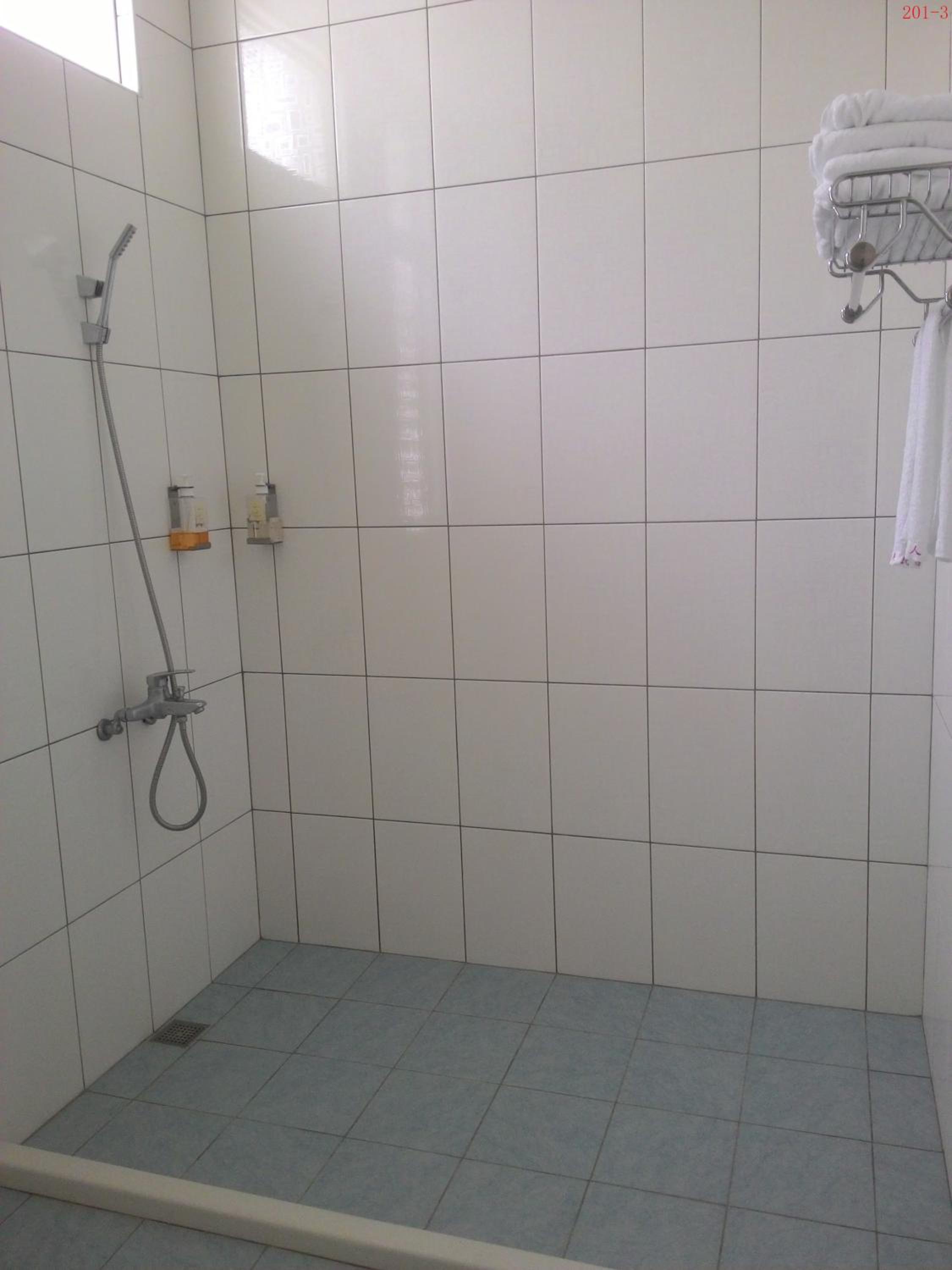 Quadruple Room with Private Bathroom photo 3