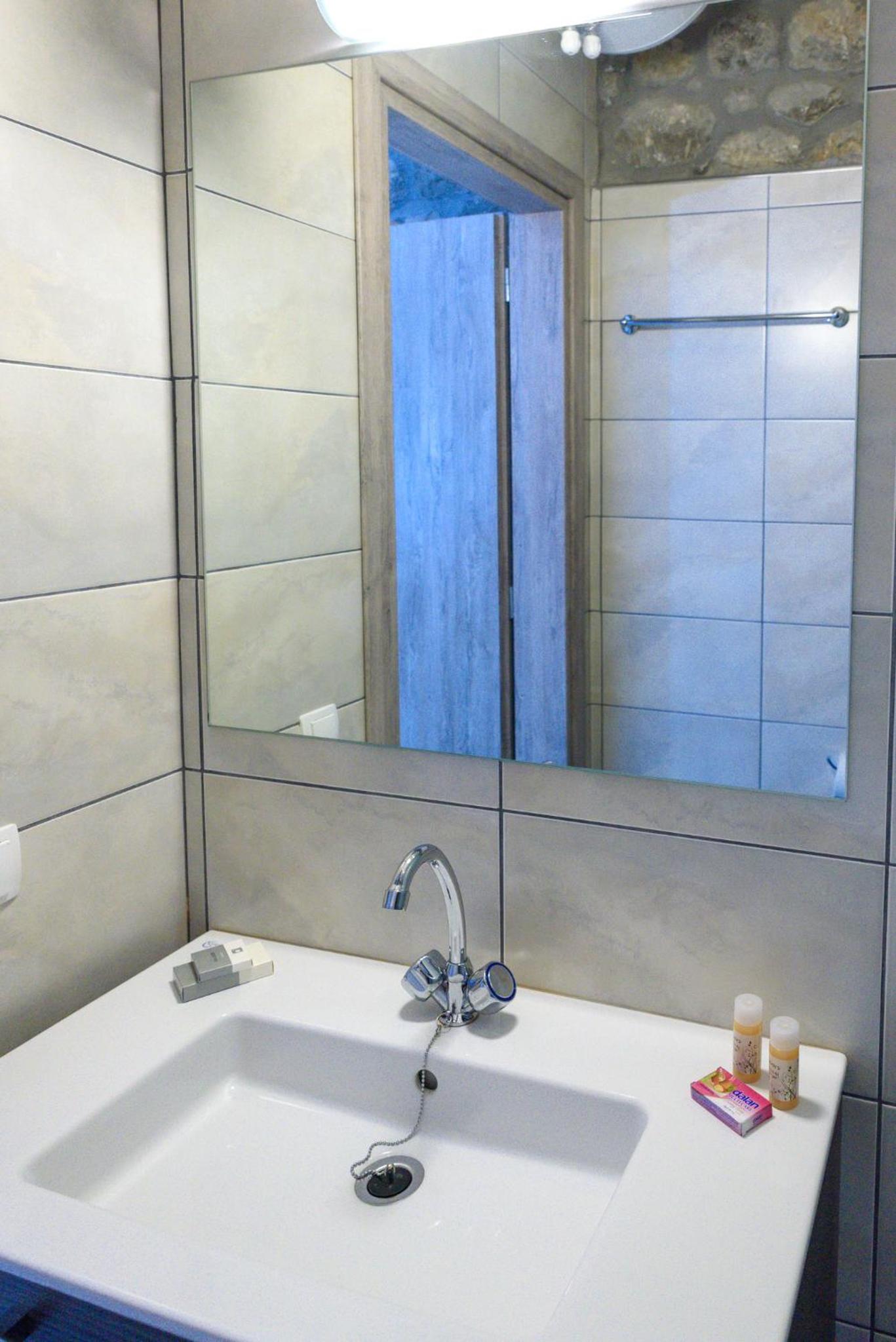 Studio Apartment photo 3