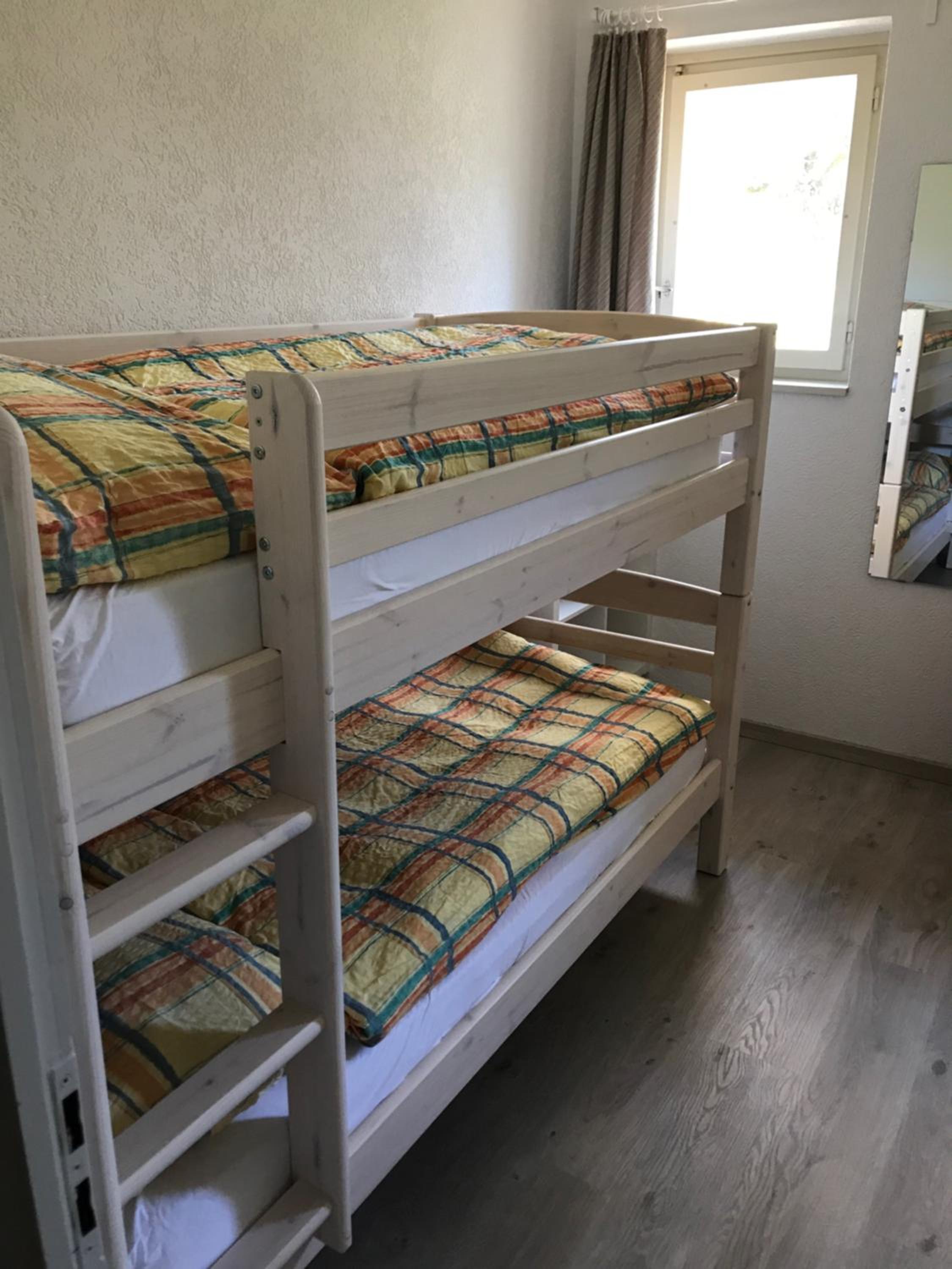 Economy Triple Room photo 2