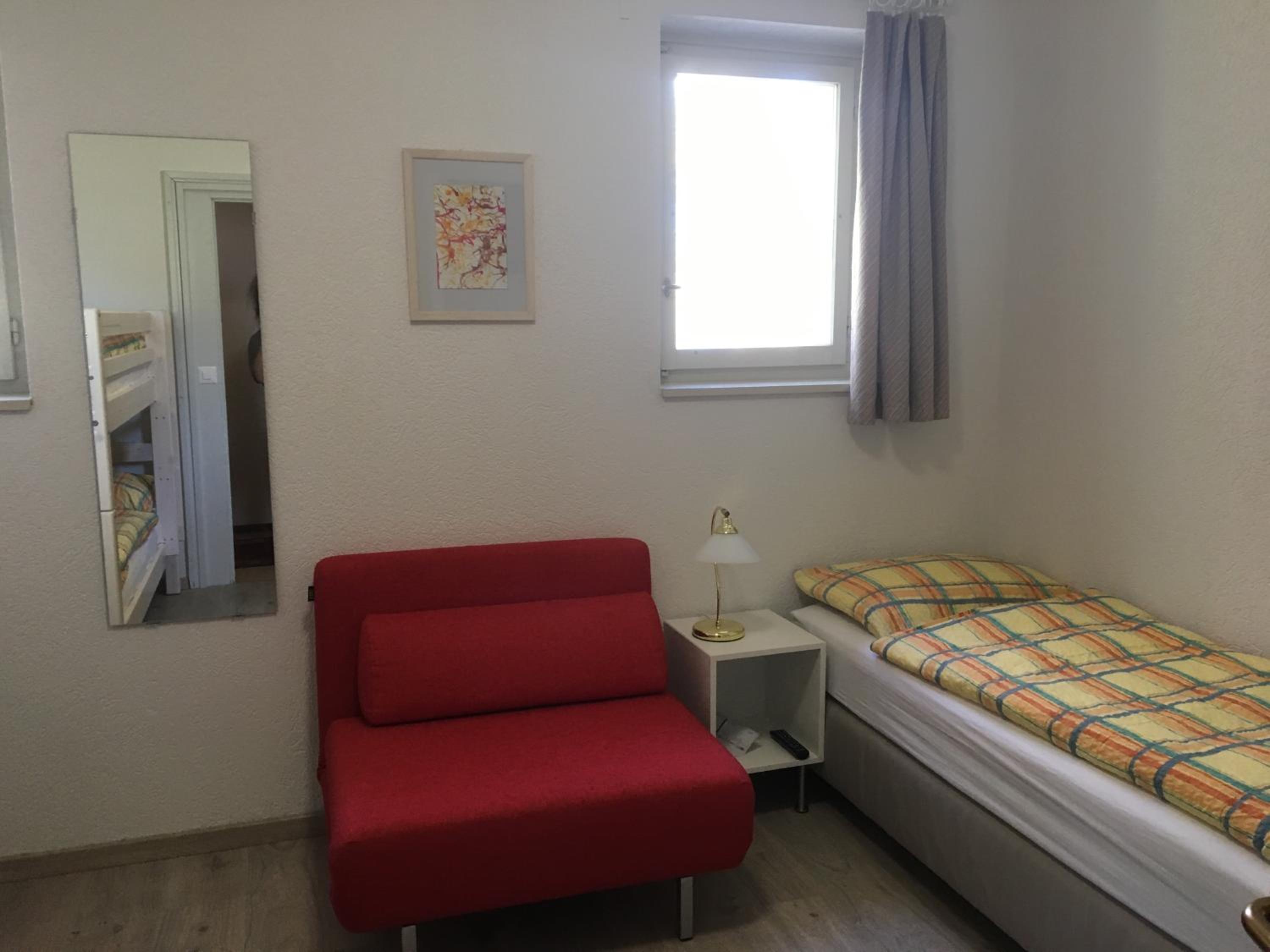 Economy Triple Room photo 3