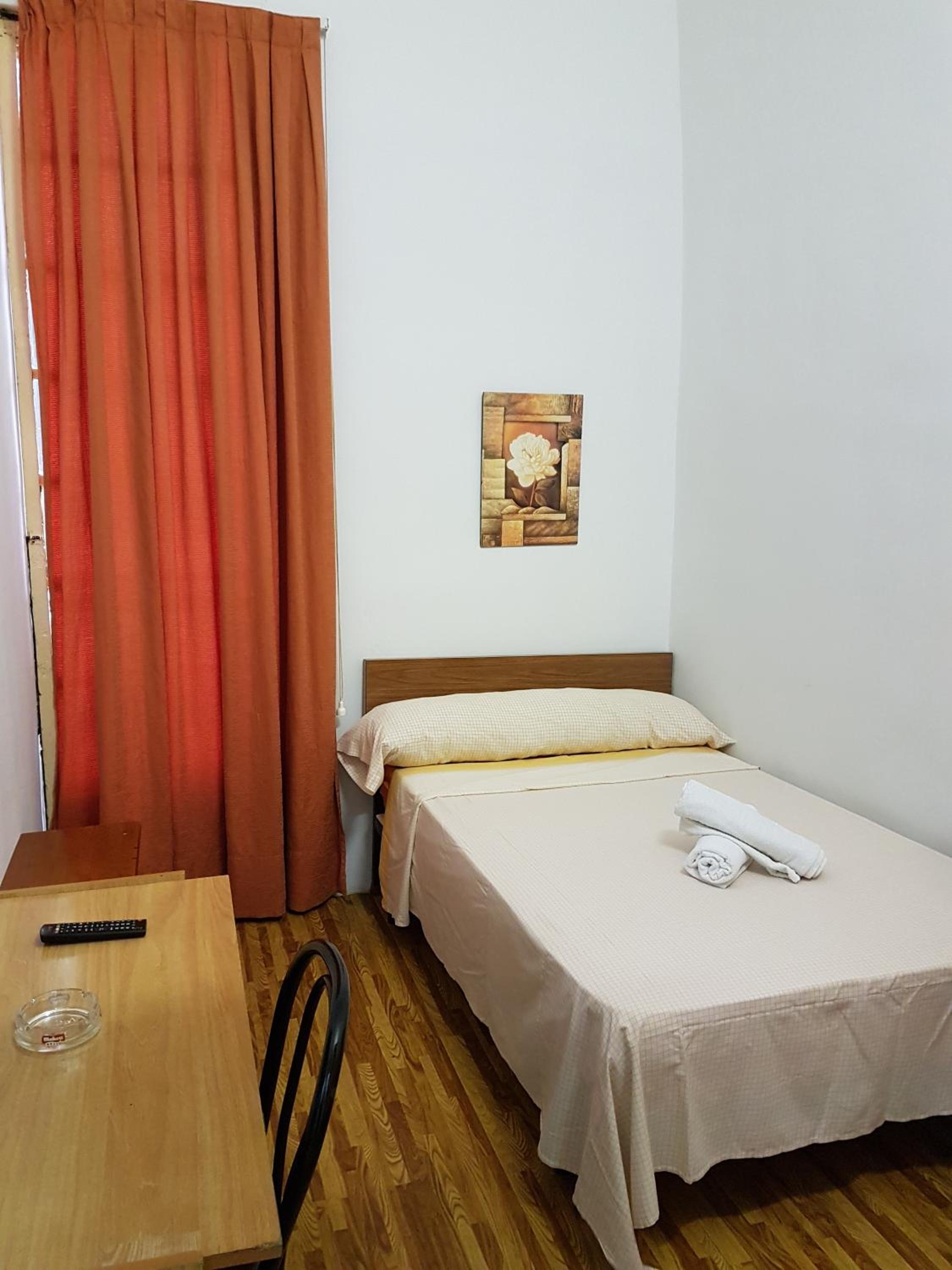 Habitación Doble Estándar con Baño Compartido