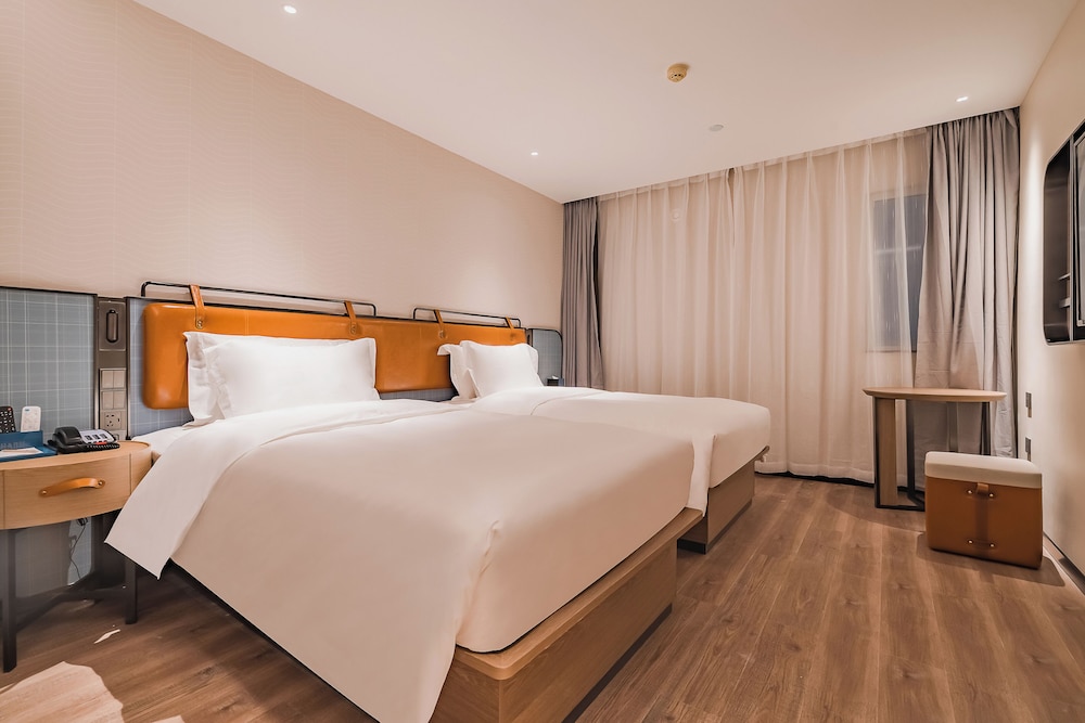 Superior Twin Room, City View