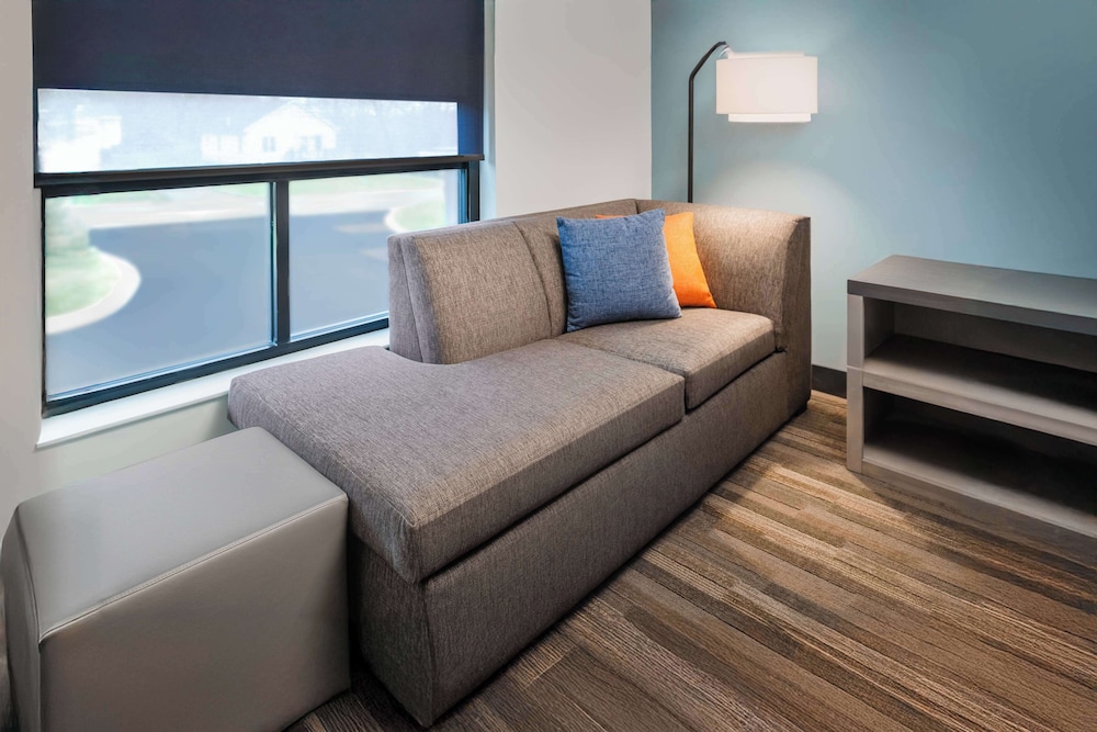 Room, 2 Queen Beds (Den Guestroom) - Photo 1