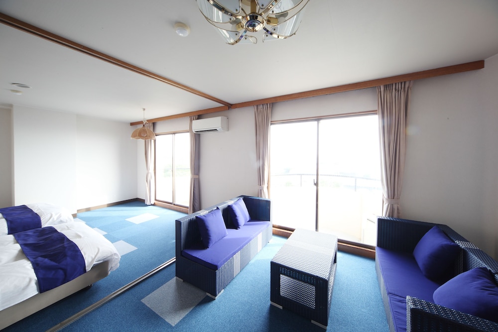 Twin Room, 2 Twin Beds, Ocean View photo 2