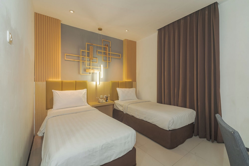 Deluxe Double or Twin Room - Photo 13