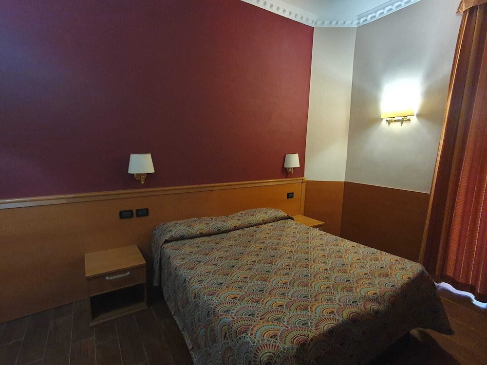 Basic Double Room