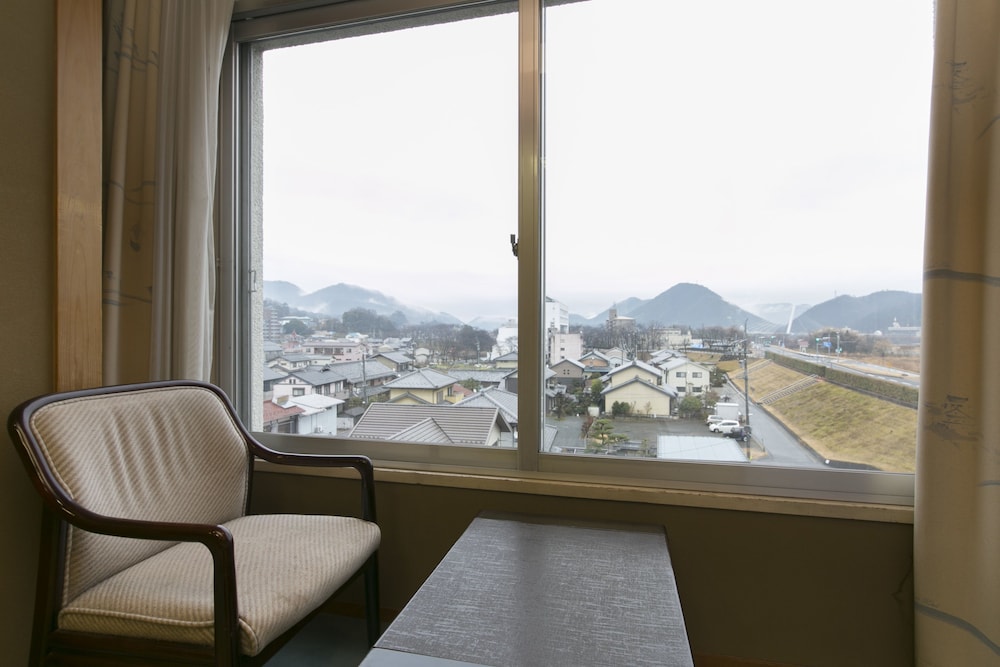 Economy Room, City View photo 3