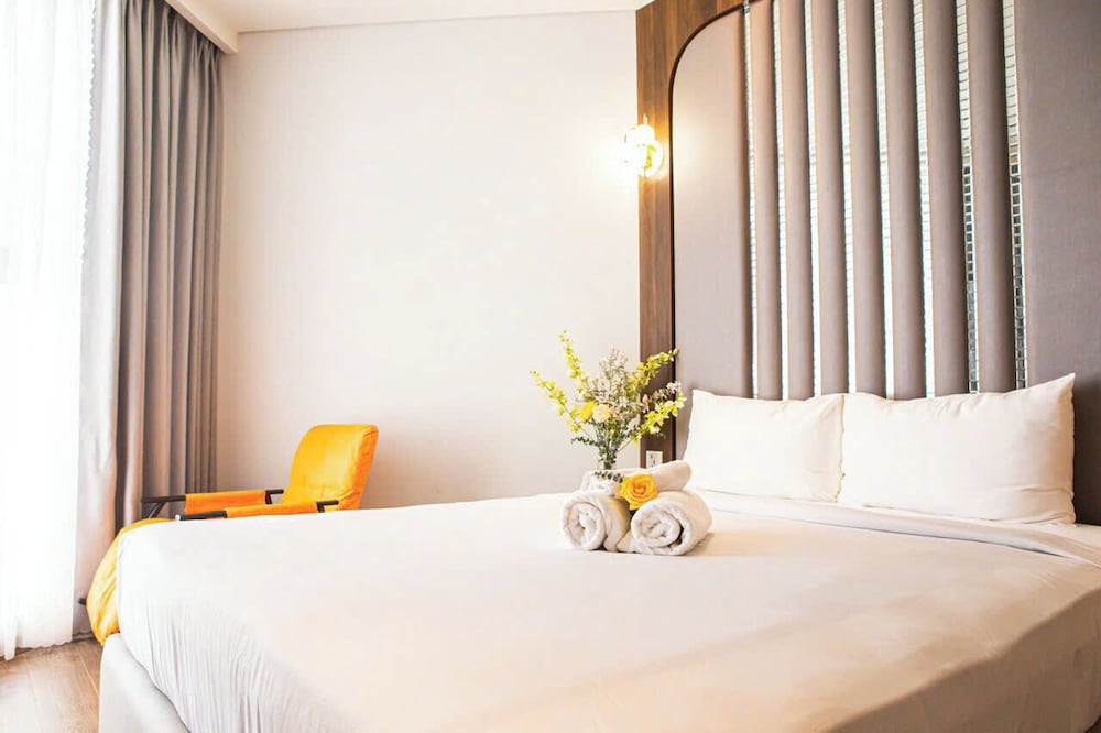 Deluxe Quadruple Room, Pool View photo 3