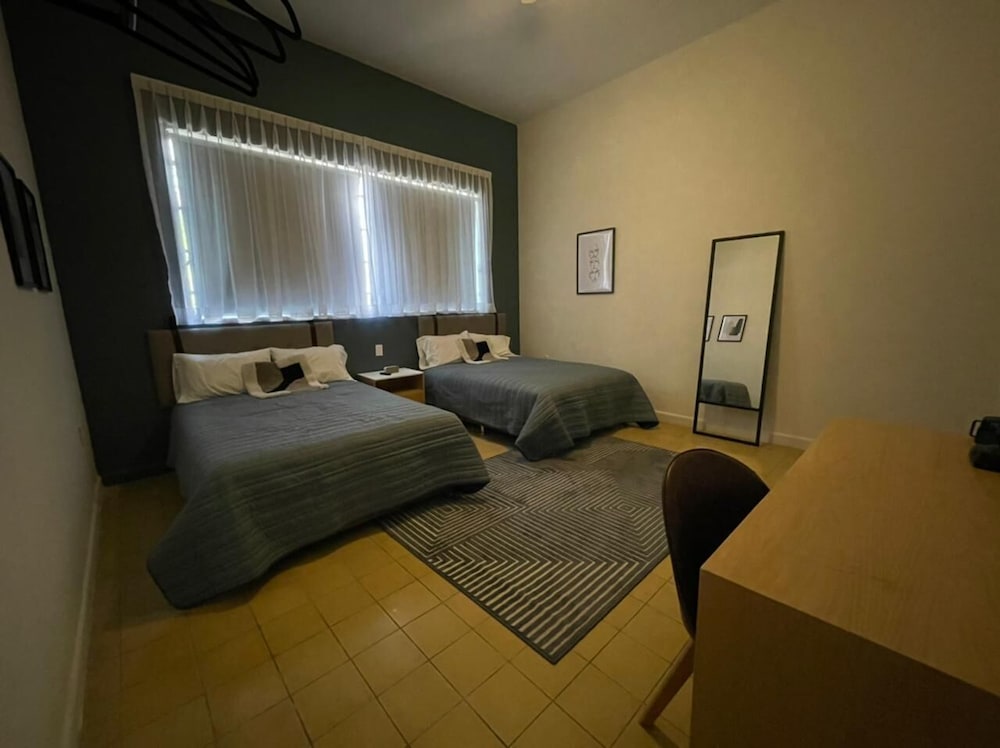 Economy Quadruple Room (Almera 1)