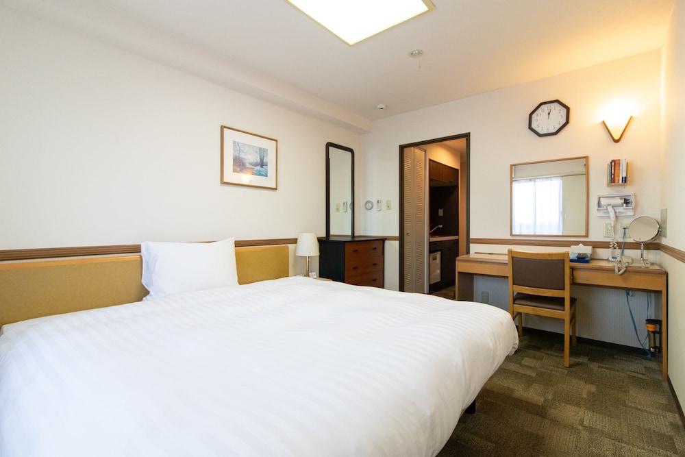 Basic Single Room, Smoking