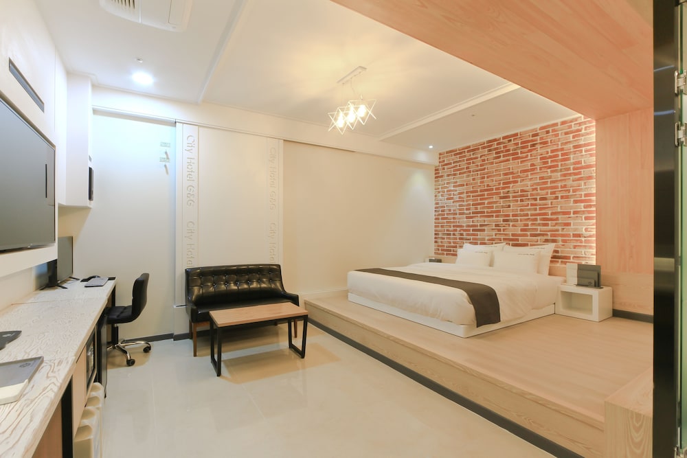Deluxe Room - Photo 19