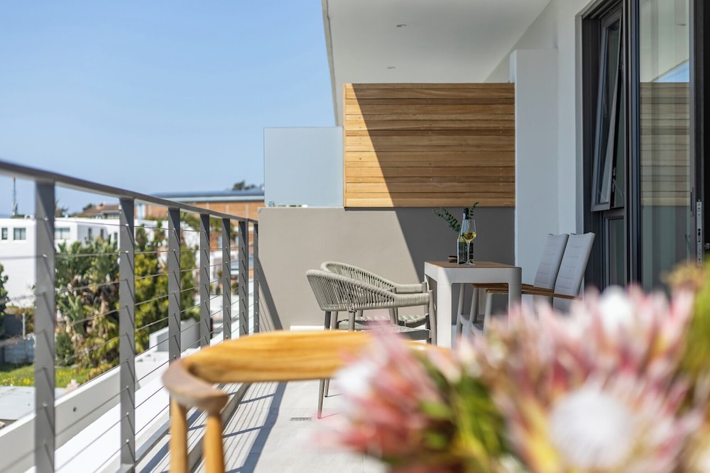 Apartment, 3 Bedrooms - Photo 12