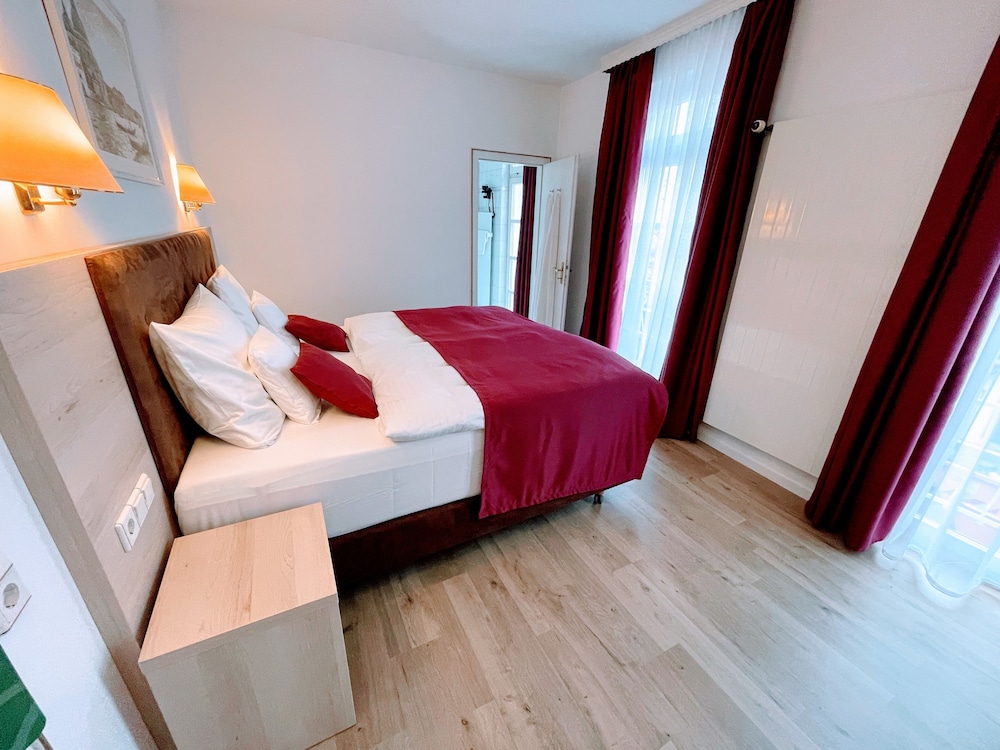 Deluxe Double Room photo 2