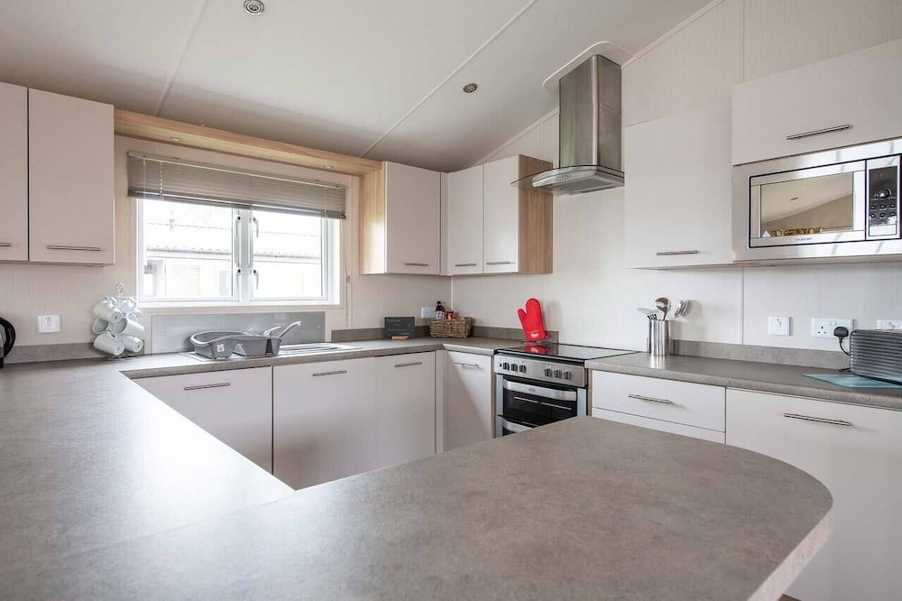 Exc Lakeside 8 Berth Lodge HT Pet Free photo 3