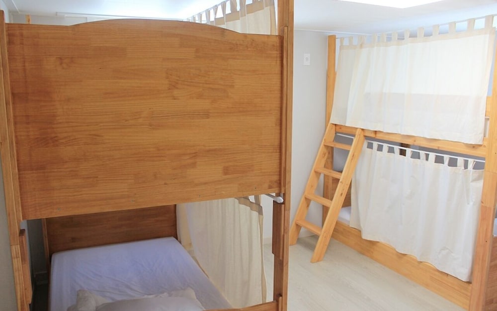 Shared Dormitory (5 Beds)