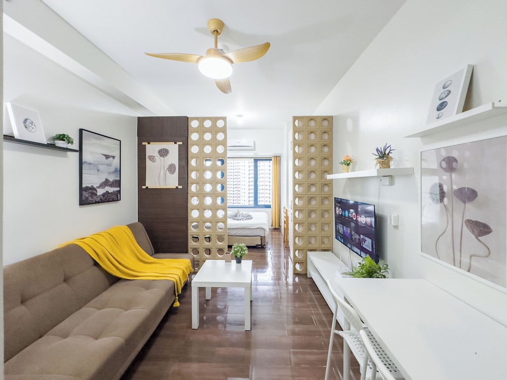 City Condo, Multiple Beds, City View