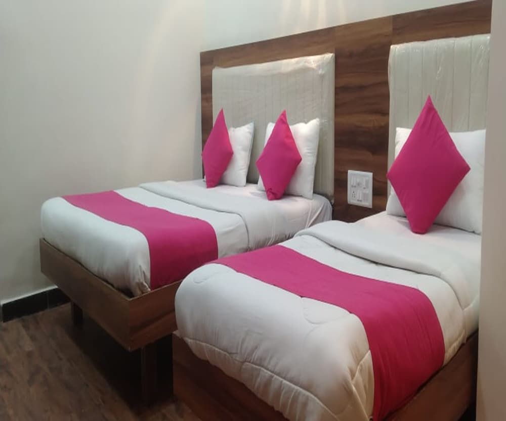 Deluxe Triple Room, City View