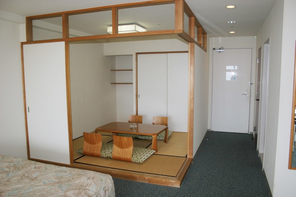 Ocean view Japanese-Western-Style Room with terrace (Non-smoking) photo 3