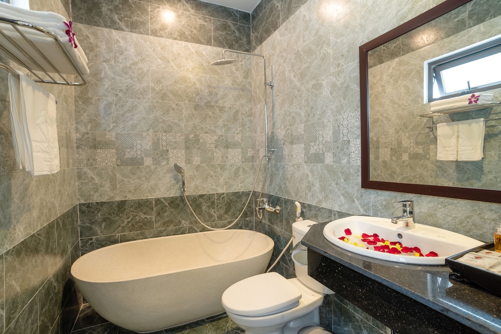 Deluxe Room, Balcony, Pool View - Photo 7