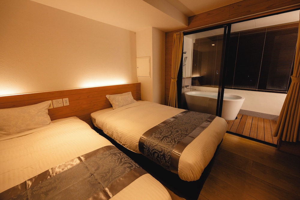Basic Twin Room, Mountain View photo 2
