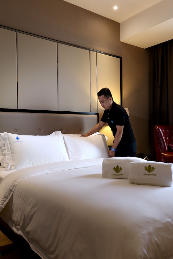 Deluxe Queen Room - Photo 15