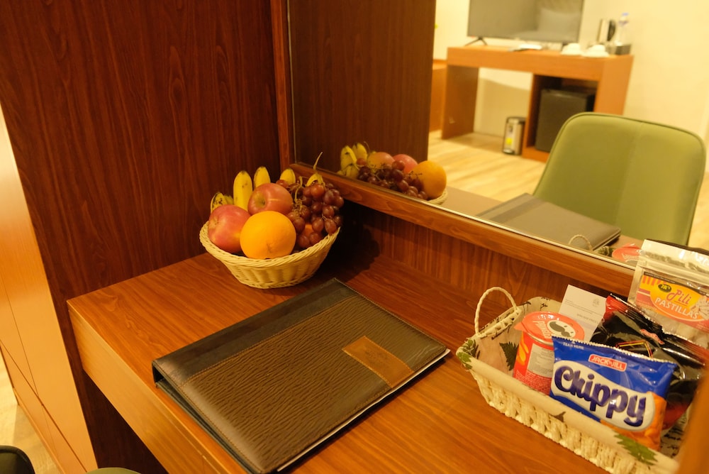 Standard Suite - Photo 4