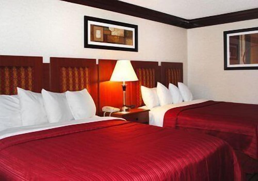 Standard Room, 2 Queen Beds, Non Smoking photo 1