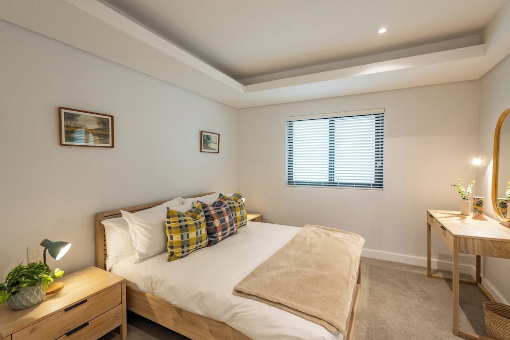 Apartment, 3 Bedrooms - Photo 13
