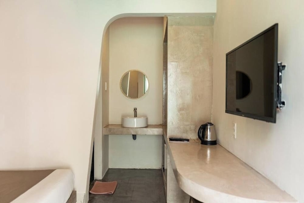 Deluxe Double or Twin Room - Photo 5