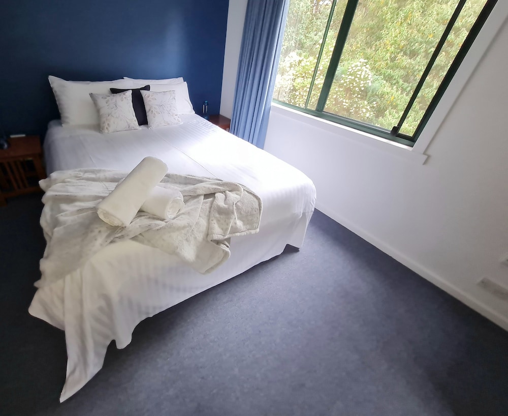Family House, 2 Bedrooms, Accessible, Mountain View - Photo 1