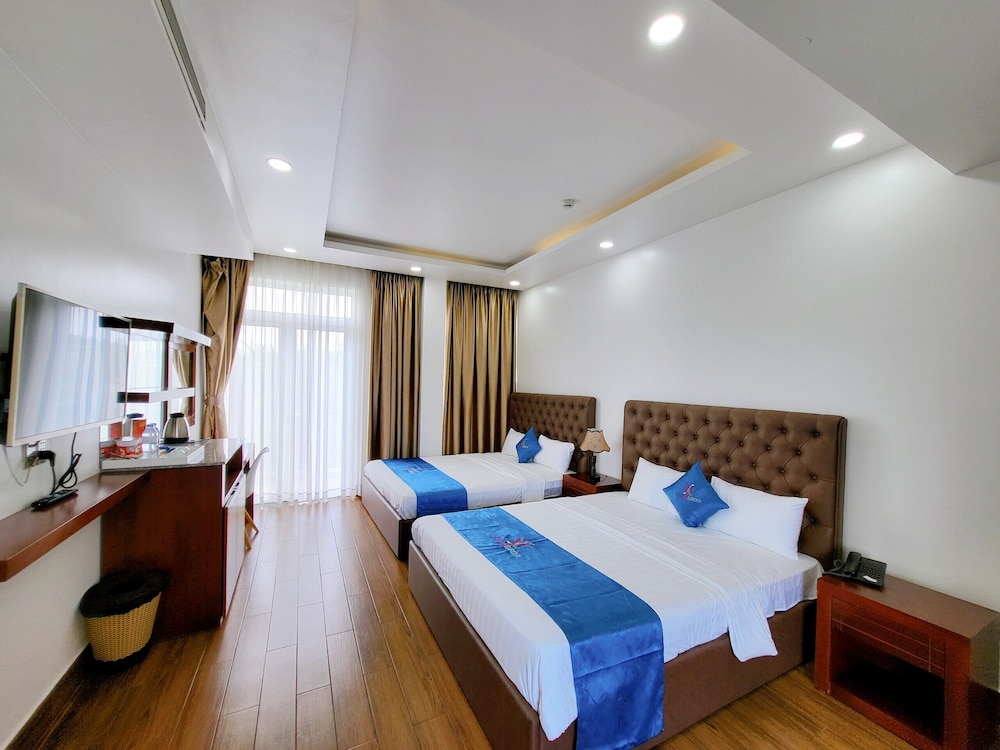 Superior Quadruple Room, Lake View