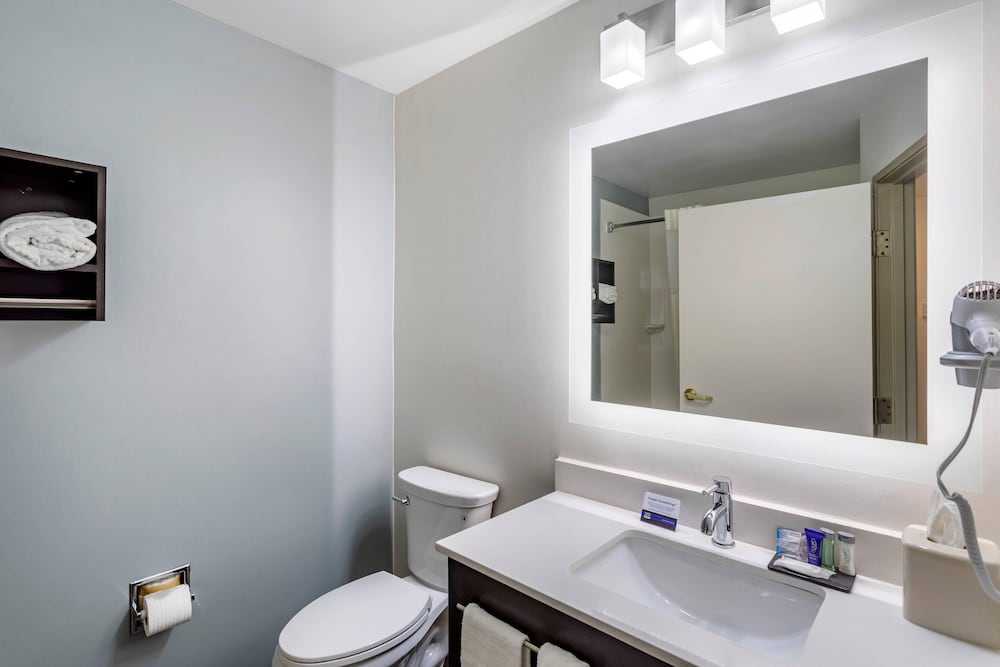 Room, 2 Queen Beds, Accessible, Non Smoking (Efficiency) - Photo 7
