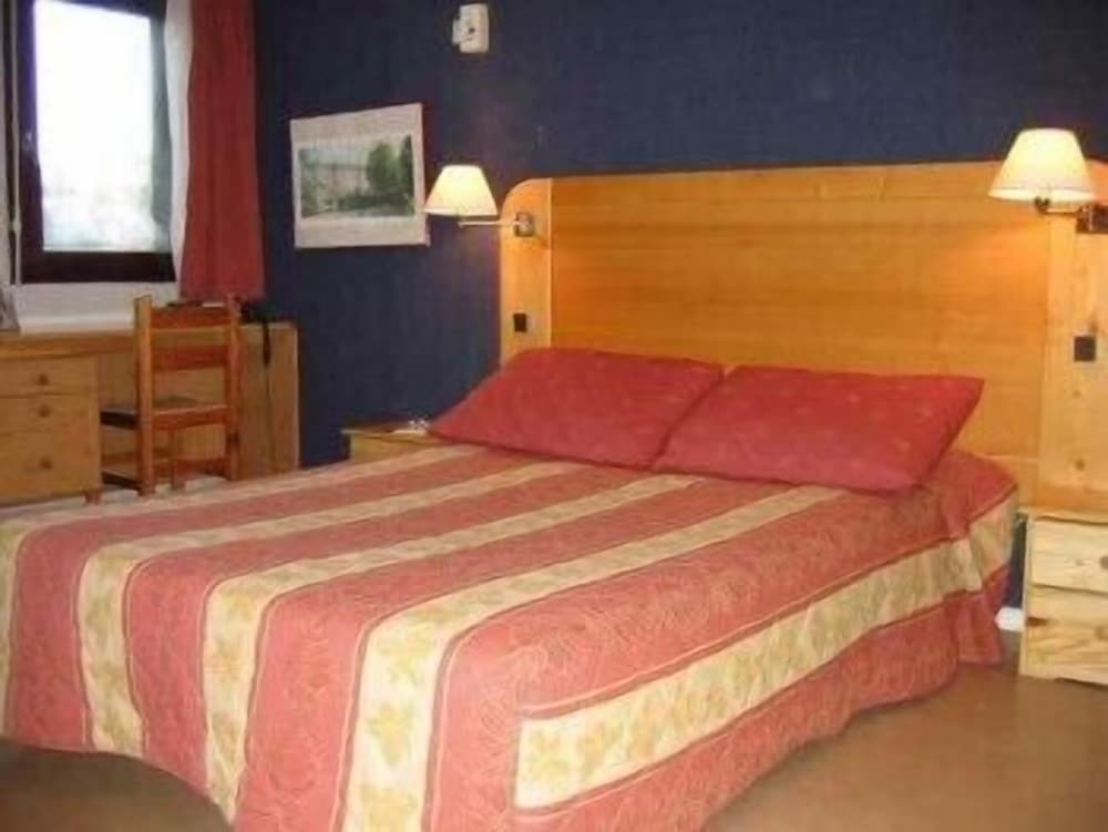 Basic Triple Room photo 1