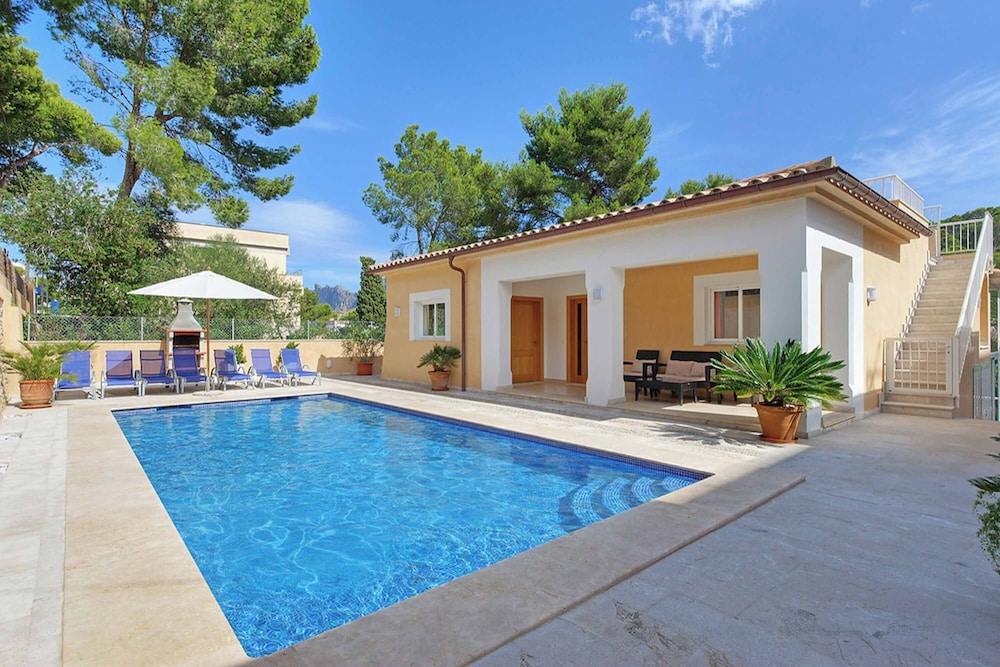 Villa (4 Bedrooms)