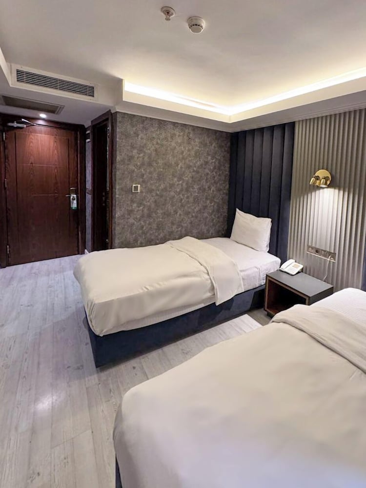 Classic Twin Room, Multiple Beds photo 2