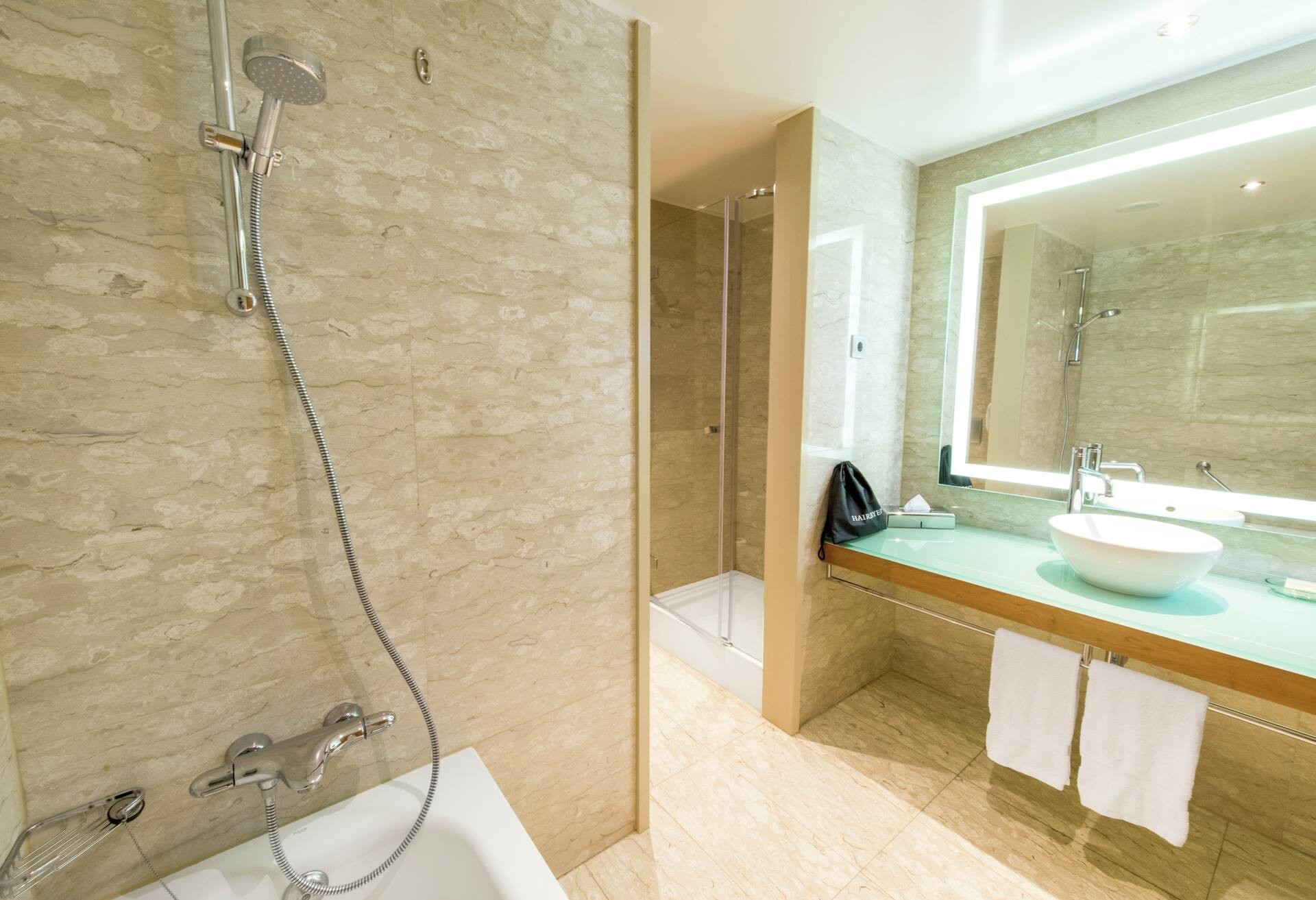 Twin Executive Sea View