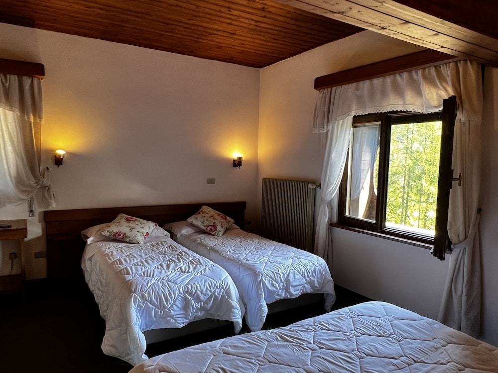 Classic Quadruple Room