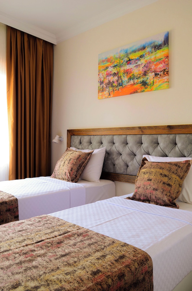 Twin Room, City View photo 1