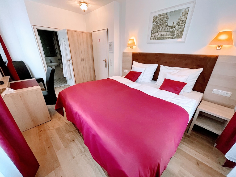 Standard Double Room photo 2