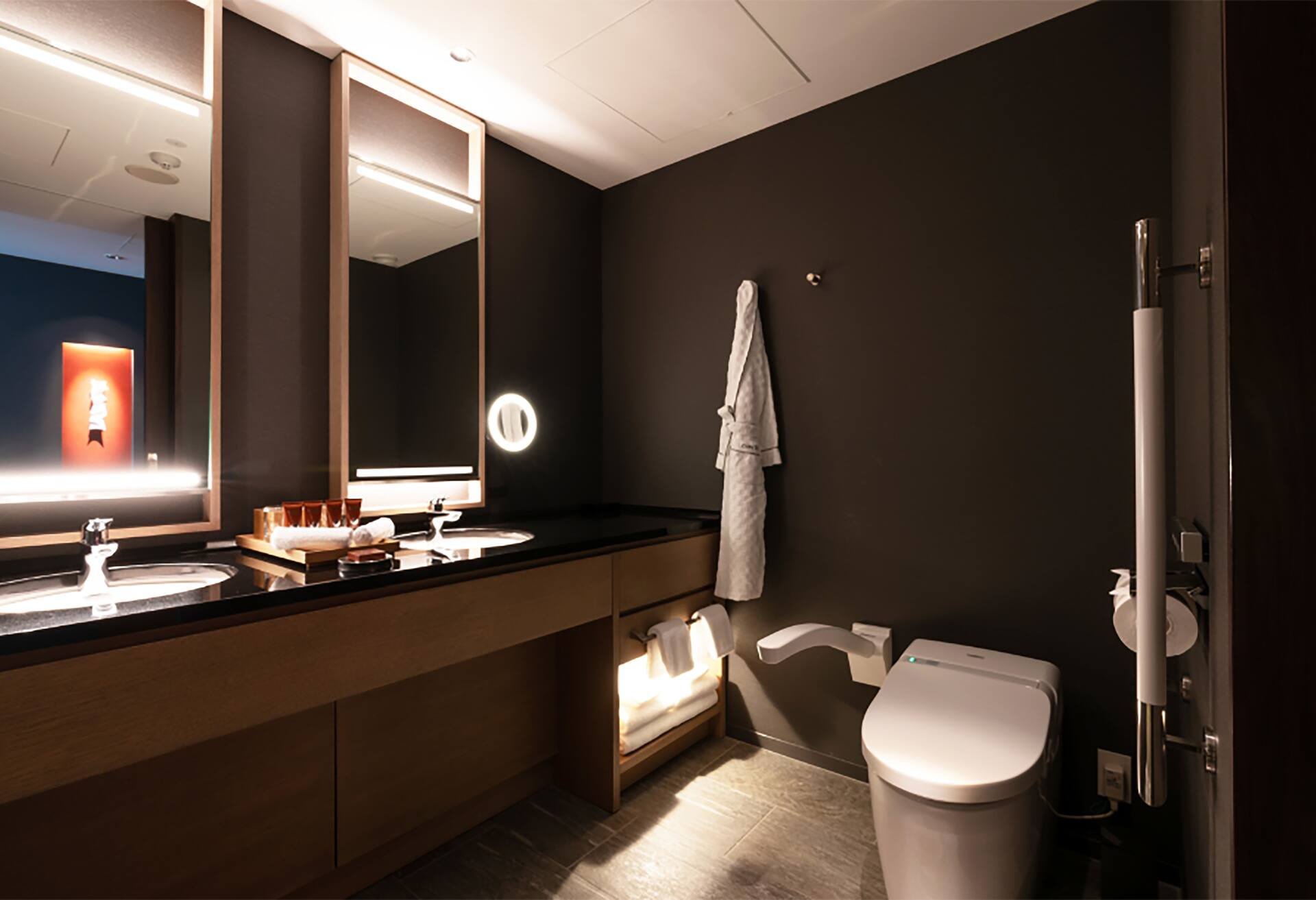 King Accessible Room