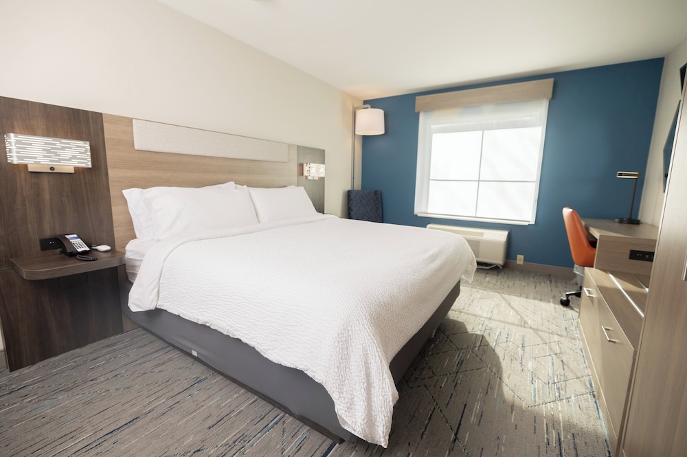 Standard Room, 1 King Bed - Photo 4