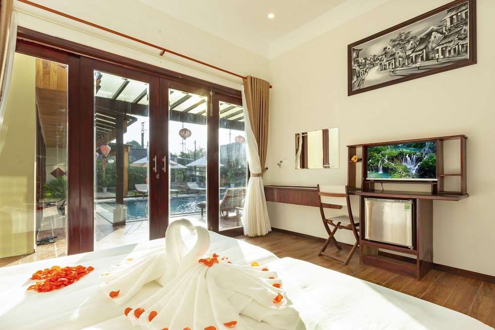 Deluxe Double or Twin Room, Pool View