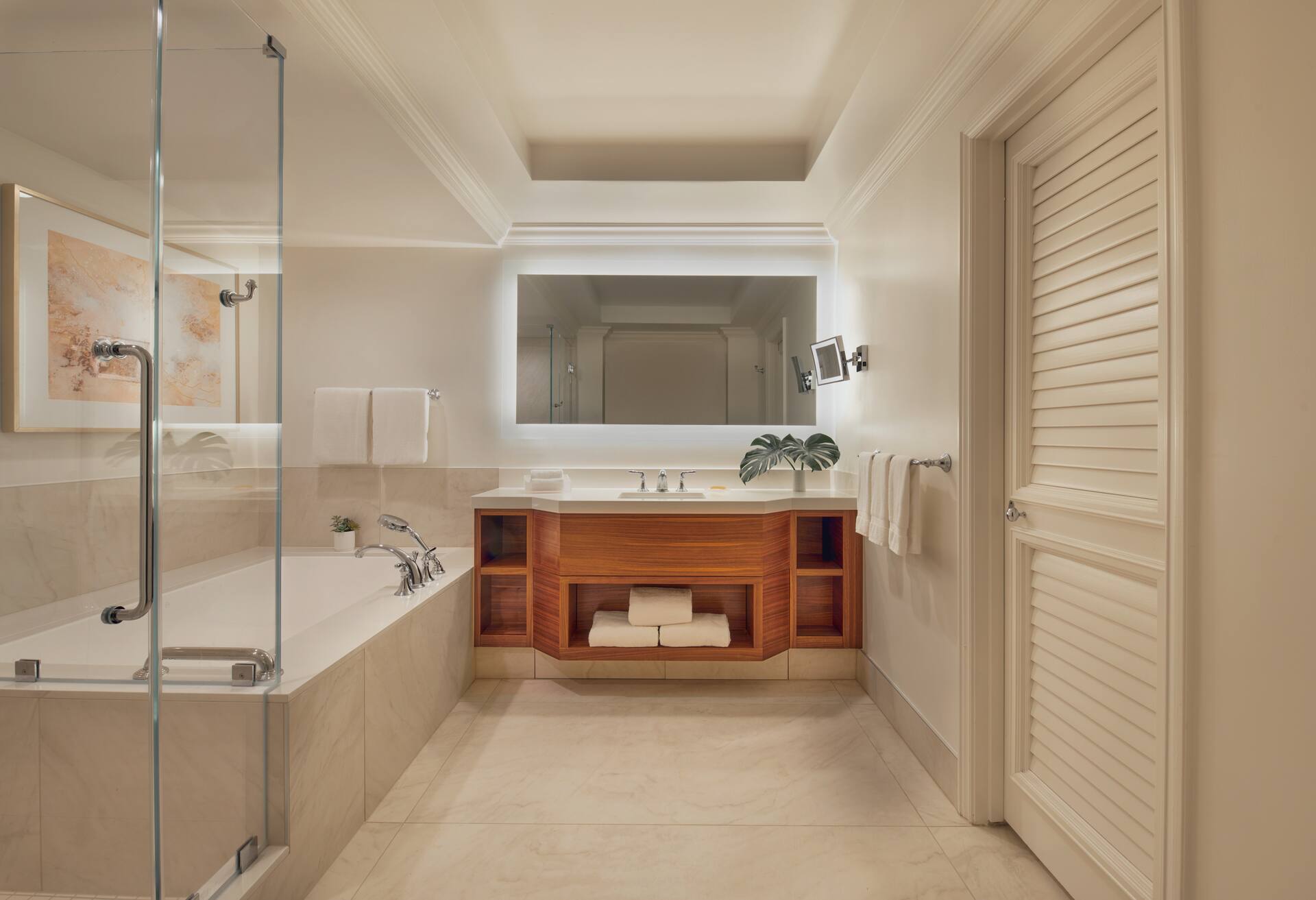 Alii Suite - 1 King Bed
