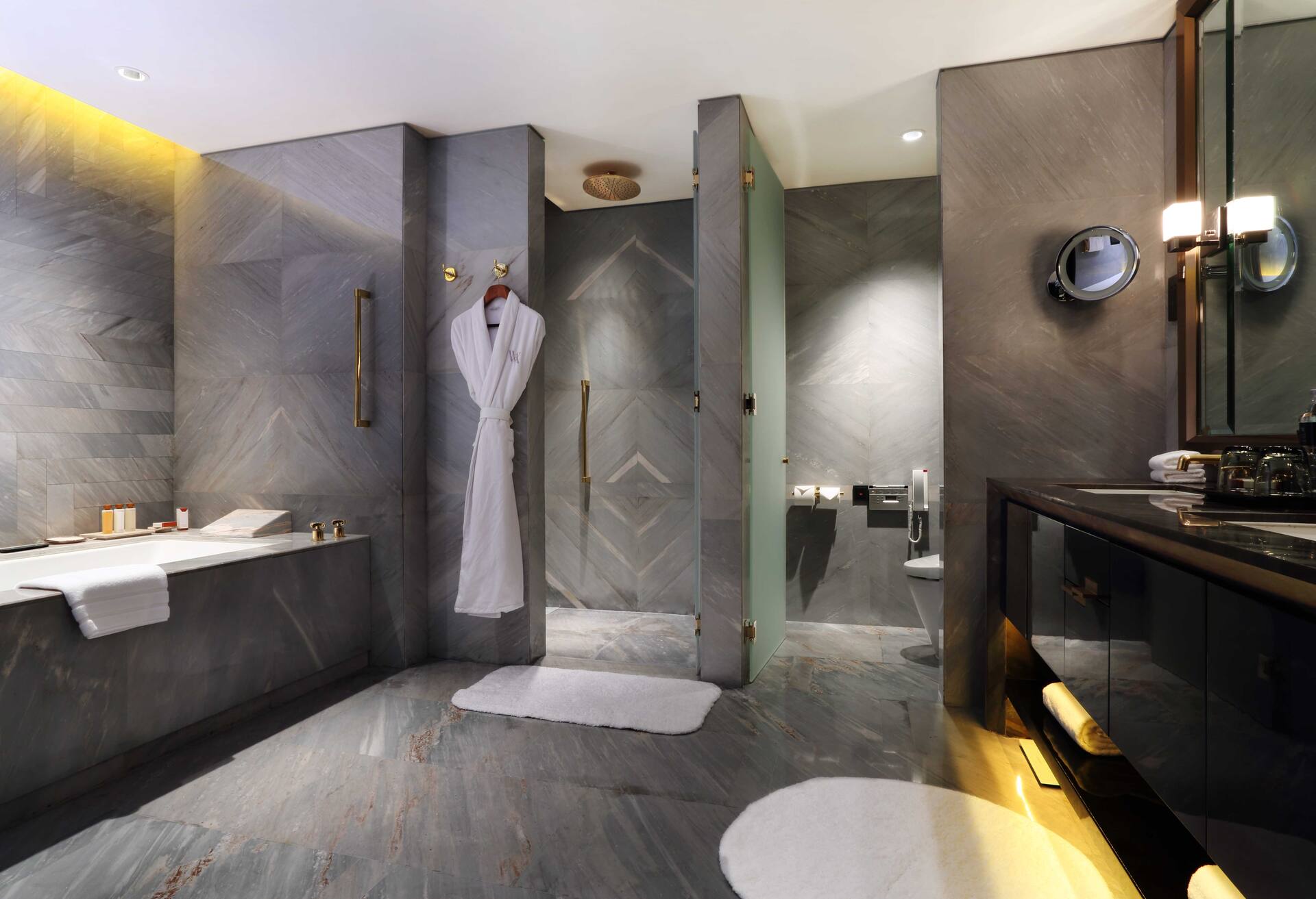 King Deluxe Suite photo 2