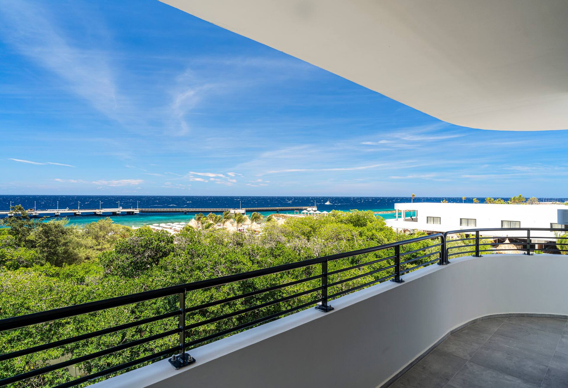 1 King Bed 1 Bedroom Superior Suite Oceanview
