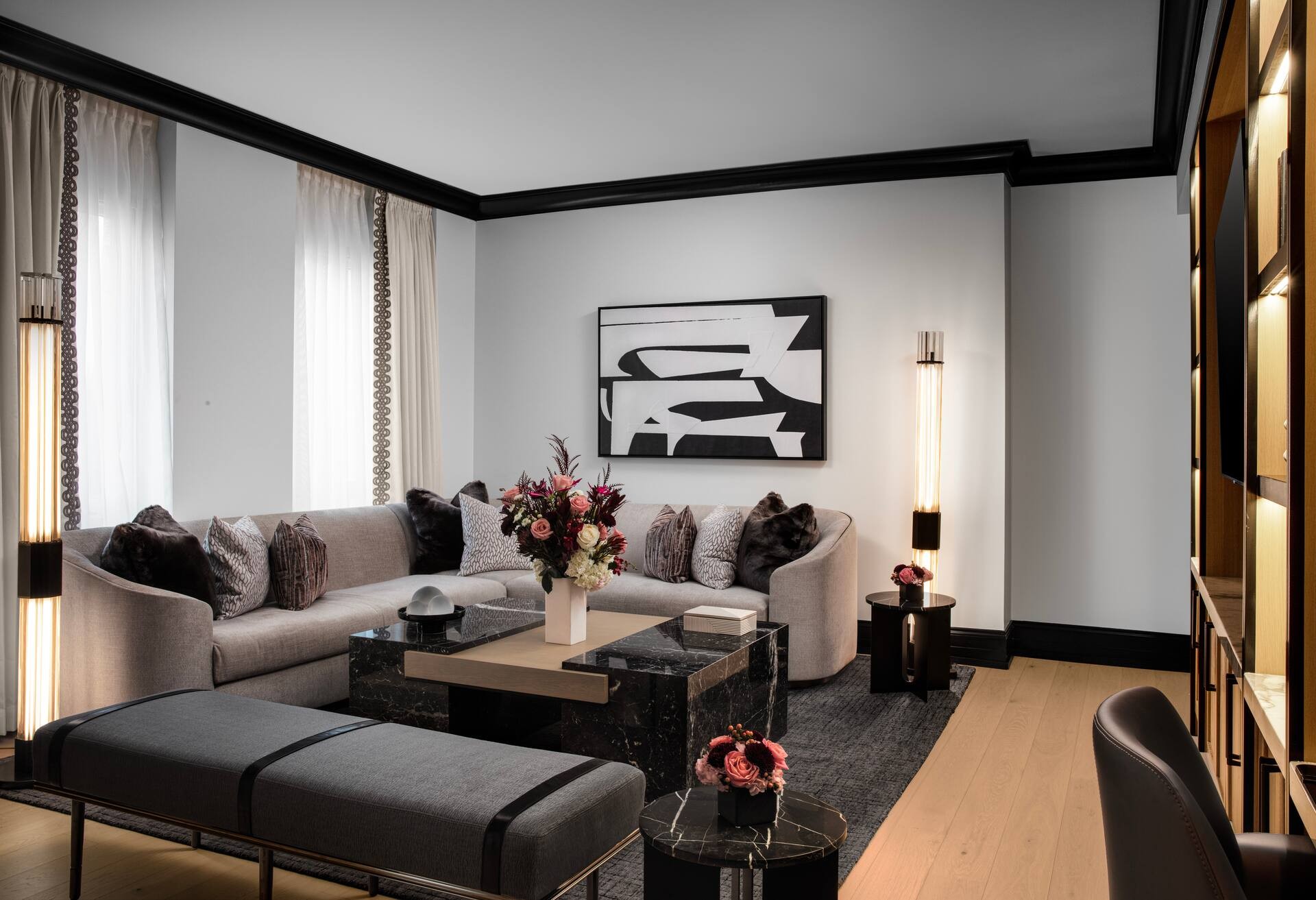 Astoria Suite - 1 King Bdrm - Two Fireplaces
