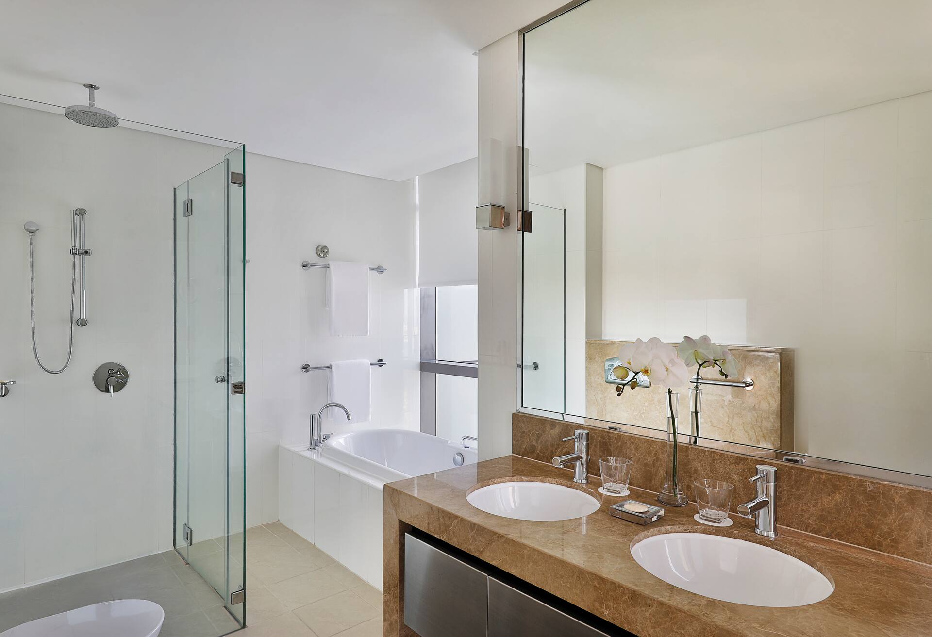 King One Bedroom Apartment with Sea View photo 2